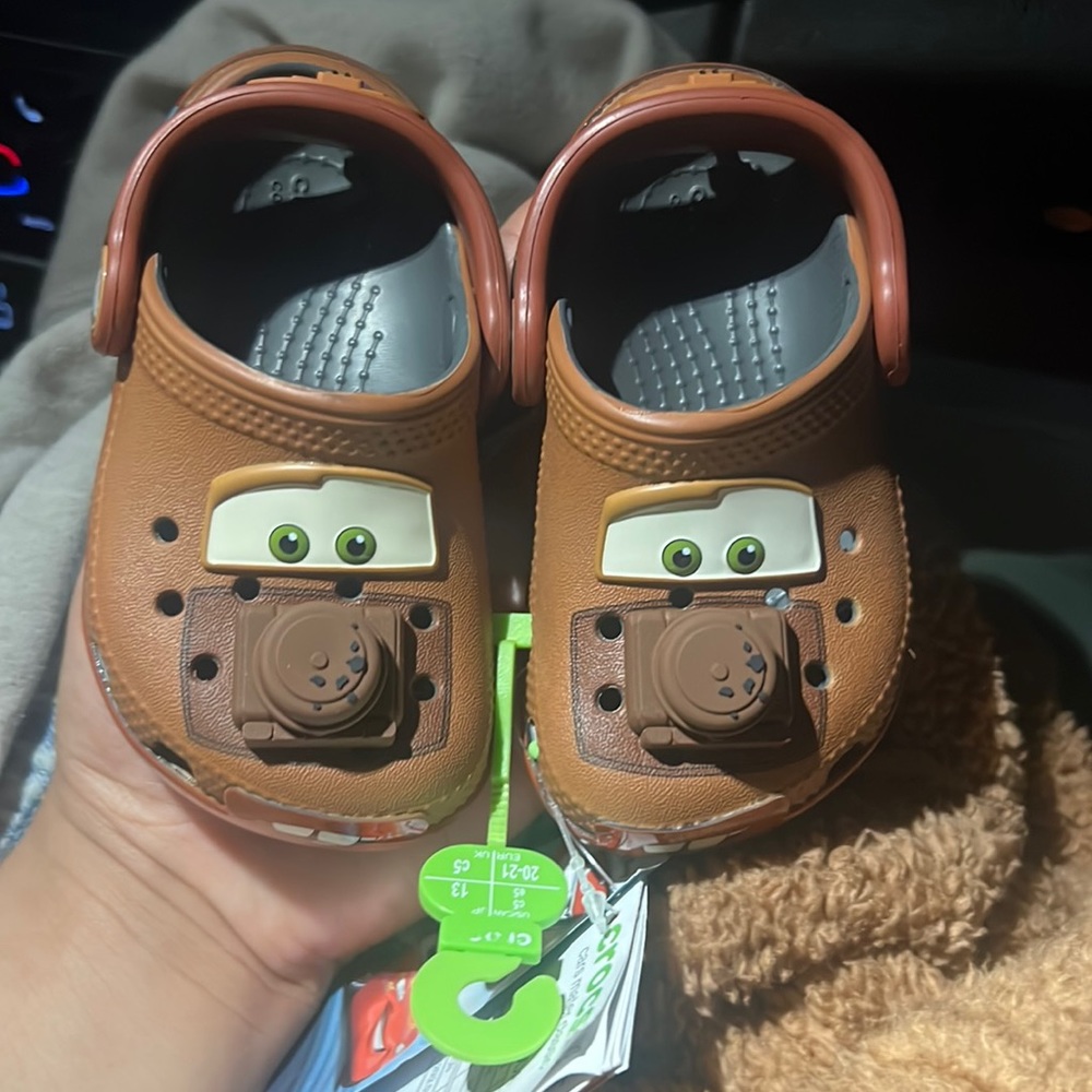 Mater crocs